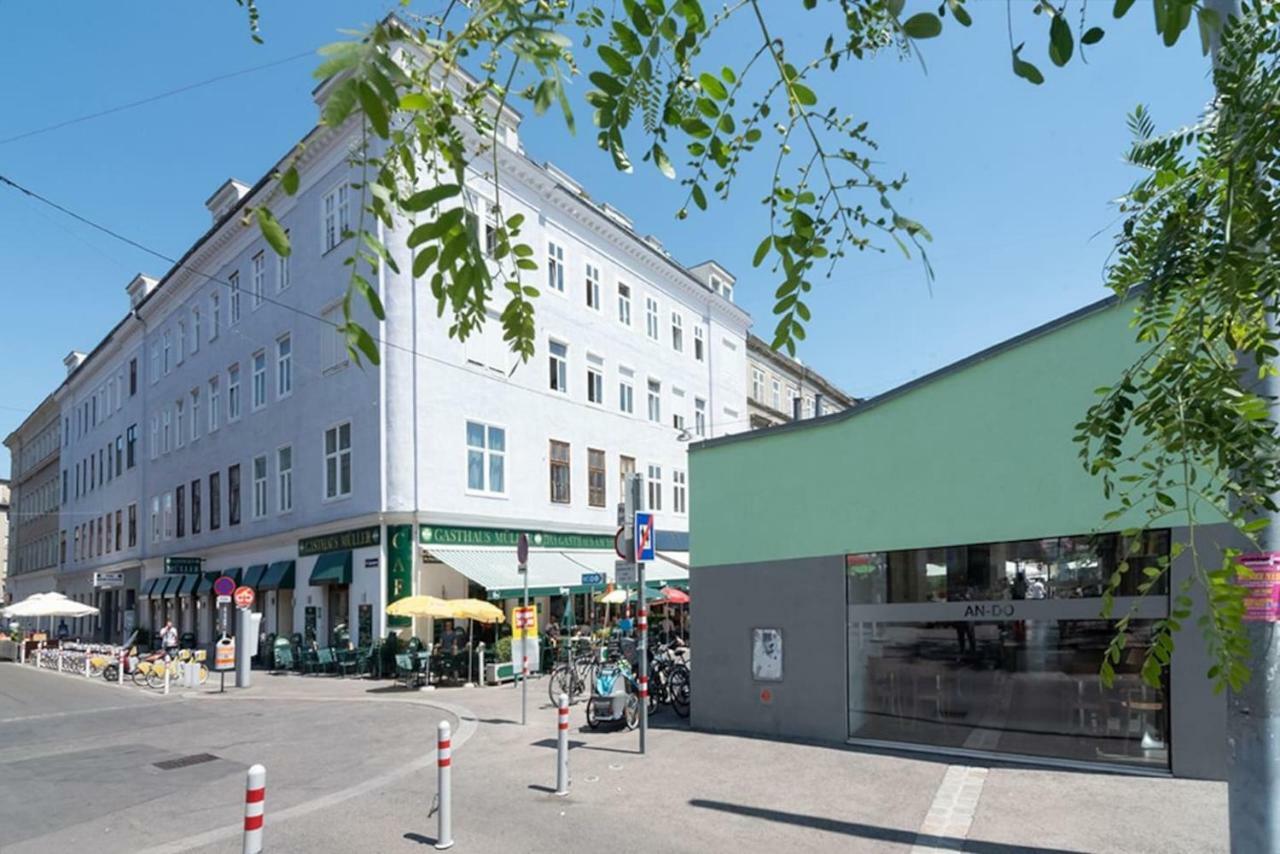 Sophies Place Yppenplatz - Imperial Lifestyle City Apartments Vienna Parking Bagian luar foto